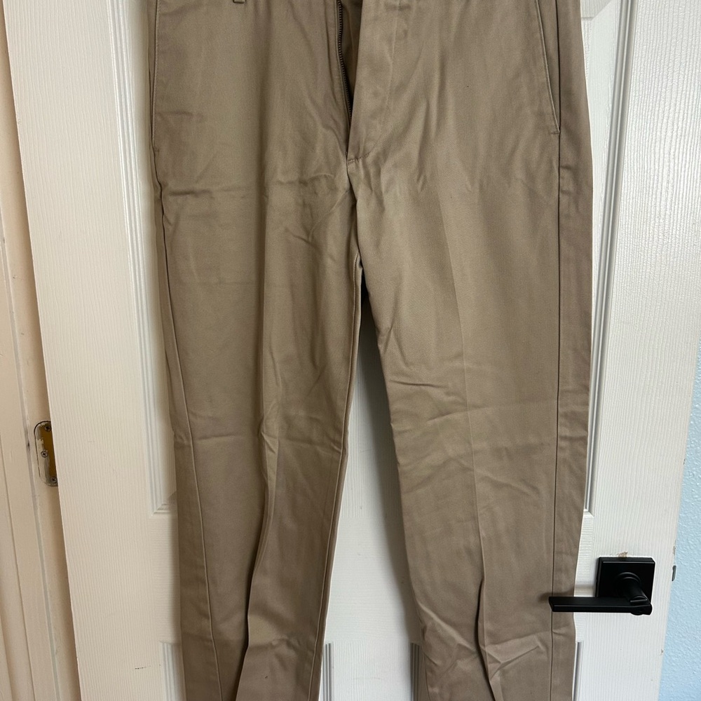 Dockers Men's Khaki Chinos